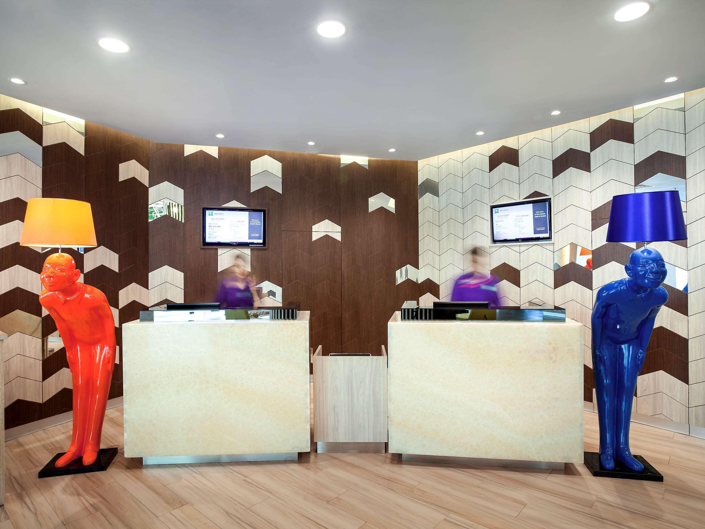 Ibis Styles Jakarta Sunter Exterior photo