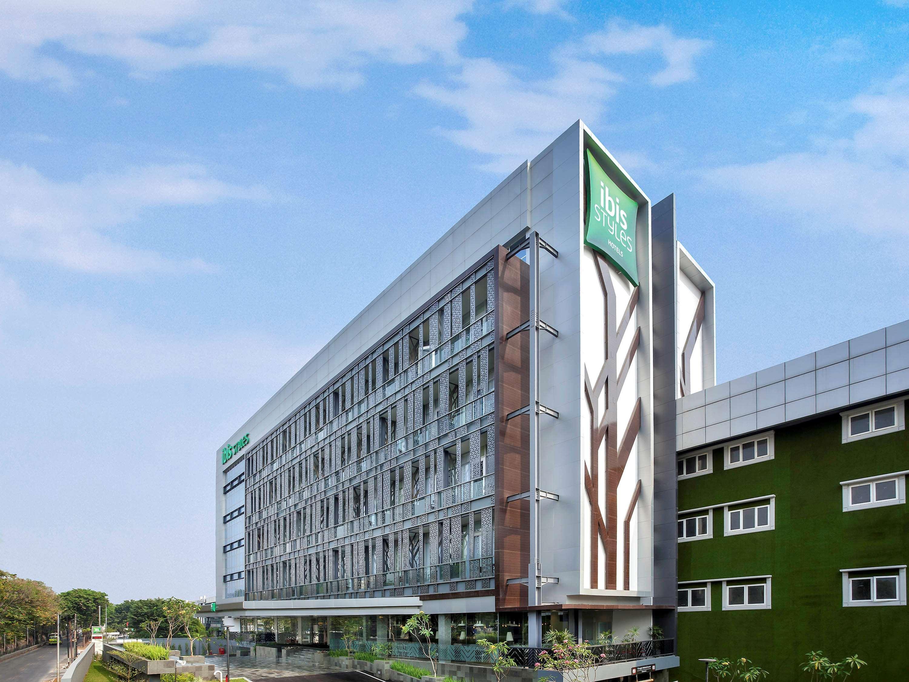 Ibis Styles Jakarta Sunter Exterior photo