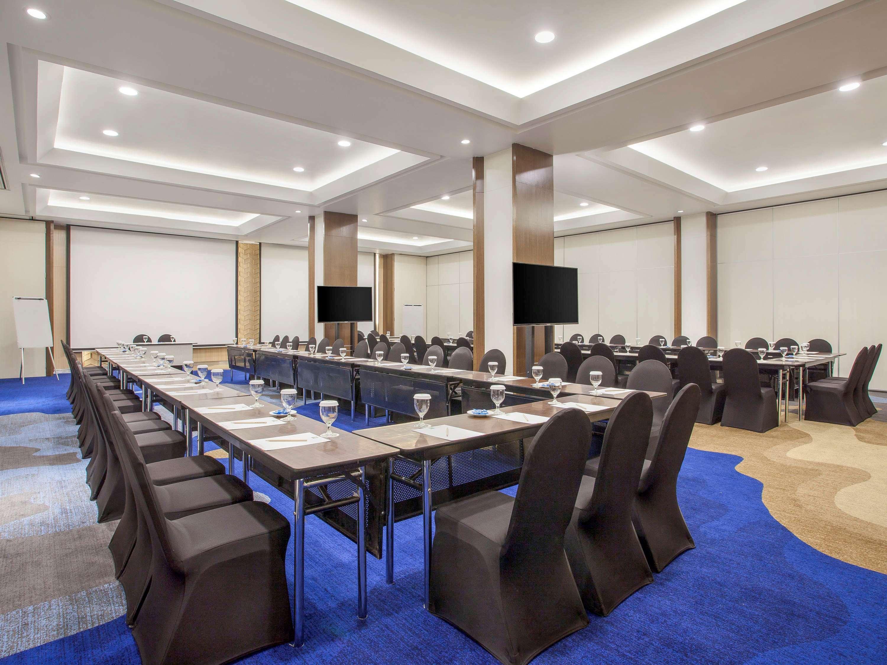 Ibis Styles Jakarta Sunter Exterior photo